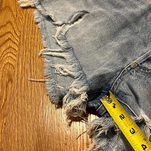 NWT AGOLDE Parker Vintage Cut Off Shorts Size 30 - Picture 12 of 17